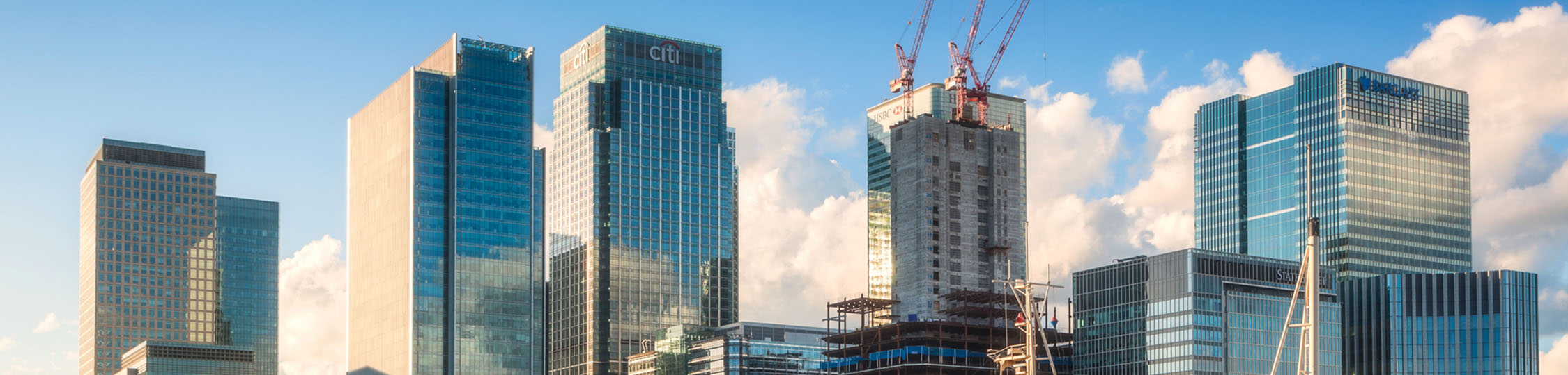 CY69AN Canary Wharf from East India Docks